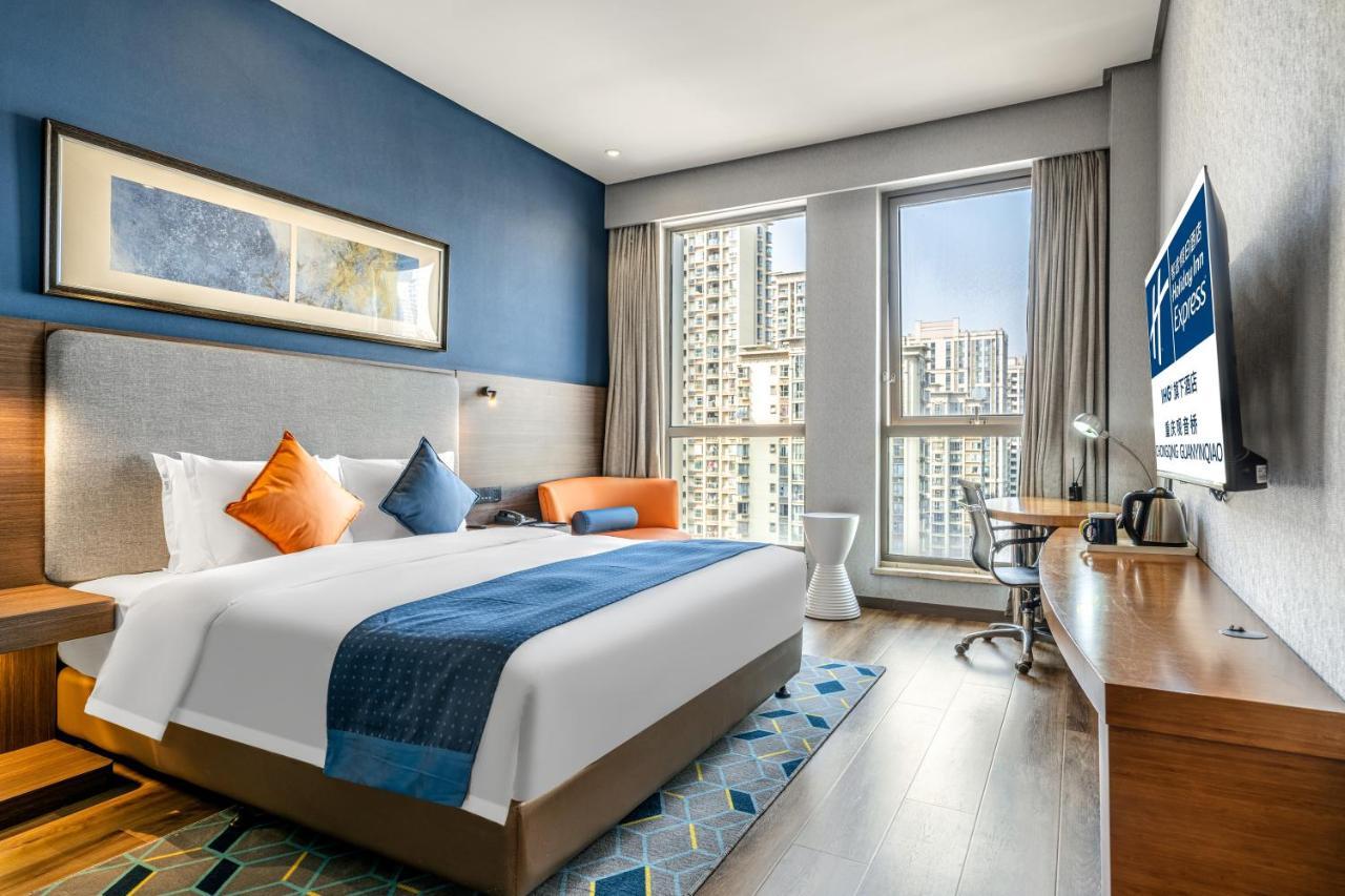 Holiday Inn Express Chongqing Guanyinqiao By Ihg Exterior photo