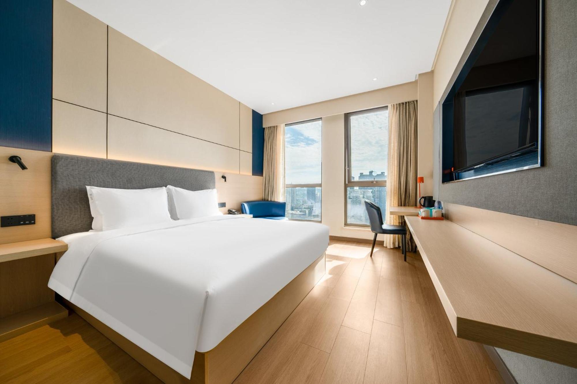Holiday Inn Express Chongqing Guanyinqiao By Ihg Exterior photo
